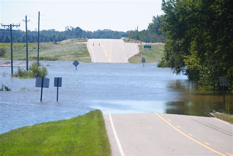 What Is a King Tide? Definition, Risks, and Climate Change Impact