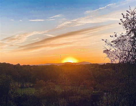 Sunrise today over Mt. Rogers and Whitetop Mountain : r/Virginia