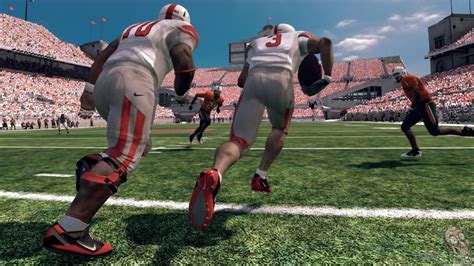 NCAA Football 11 (Xbox 360) Game Profile - XboxAddict.com