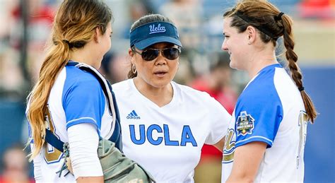 [VIDEOS] How Top Softball Coaches Create Positive Team Culture