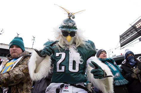 Eagles fans AND Cowboys fans are taking Philadelphia to win on Sunday night