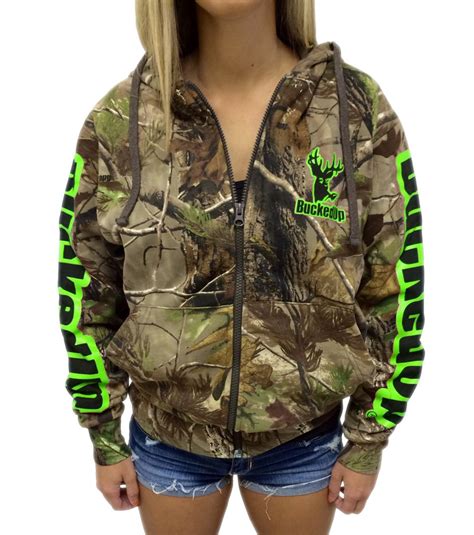 I want it | Camo outfits, Hunting clothes, Womens hunting clothes