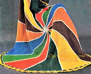Crochet Circular Afghan Rug Pattern | ChicVintagePatterns
