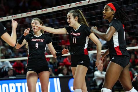 Louisville volleyball stuns No. 2 Texas in NCAA tournament Sweet 16 ...