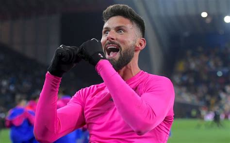 Giroud discusses faith in Pioli, Zlatan's return, his personal future and Milan's aims