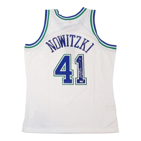 Dirk Nowitzki Signed Mavericks Jersey (Fanatics) | Pristine Auction