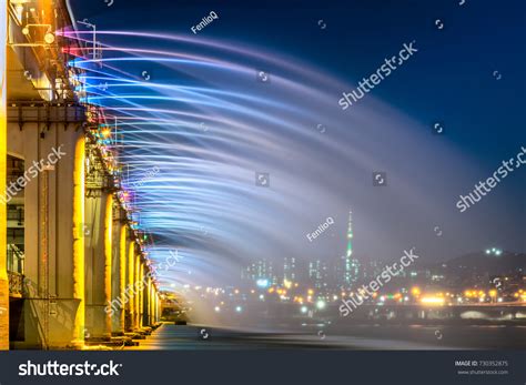 551 Banpo bridge rainbow fountain Images, Stock Photos & Vectors ...