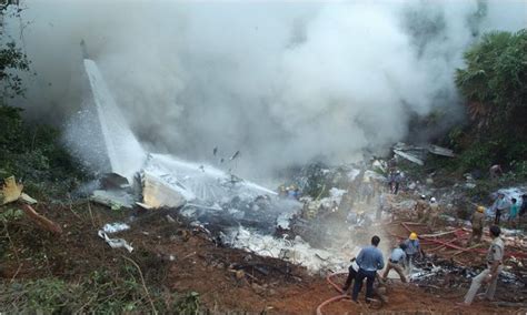 Scores Feared Dead in Plane Crash in India - The New York Times