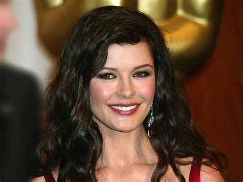 Men Women Photos: Hollywood Welsh Actress Catherine Zeta Jones HD ...