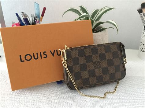 Louis Vuitton Mini Pochette // What Fits Inside? - The Beauty Novel ...