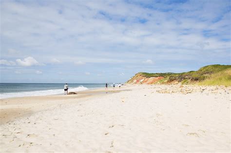 10 Best Beaches on Martha's Vineyard - Discover the Top Beach Areas on Martha's Vineyard – Go Guides