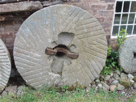 The meaning and symbolism of the word - «Millstone»