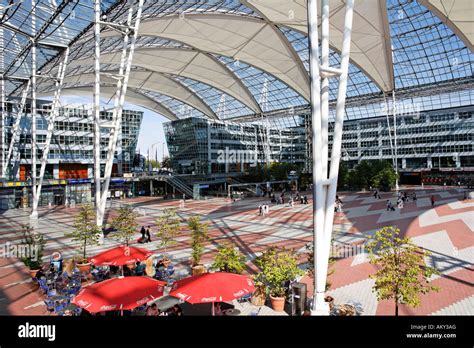 Flughafen München, terminal 2 Stockfotografie - Alamy