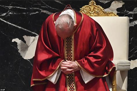 Pope Francis leads Easter prayers in the Vatican as world celebrates Good Friday | Daily Mail Online