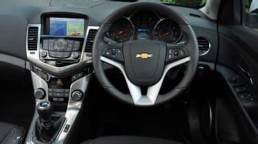 Chevrolet Cruze SW pictures | Auto Express