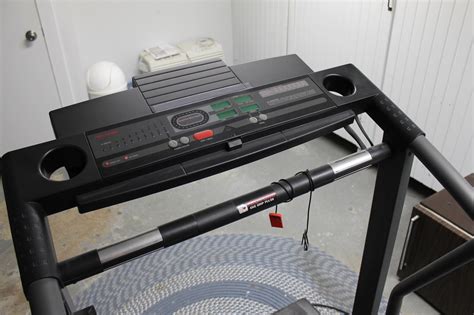 Proform Incline Treadmill with Limited Edition EKG Grip Pulse Bar | EBTH