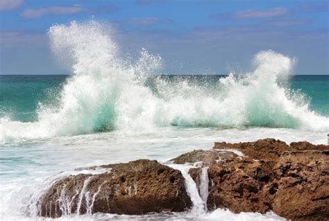 Waves Crashing On Rocks Stock Photos, Pictures & Royalty-Free Images ...