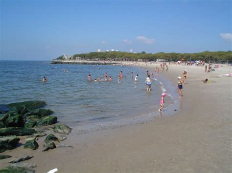 Manhattan Beach Park : NYC Parks