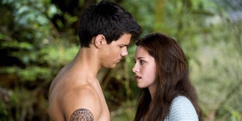 Twilight: New Moon: 8 Things That Don't Make Sense About The Vampire Sequel | Cinemablend