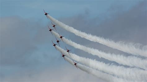 Download free photo of Planes,red arrows,display,show,entertainment ...