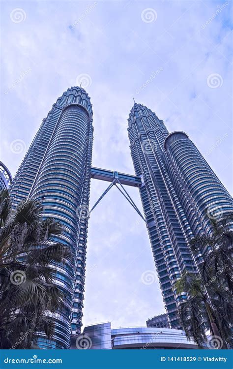 A Skybridge Connects the Two Towers Observation Deck of Petronas Twin ...