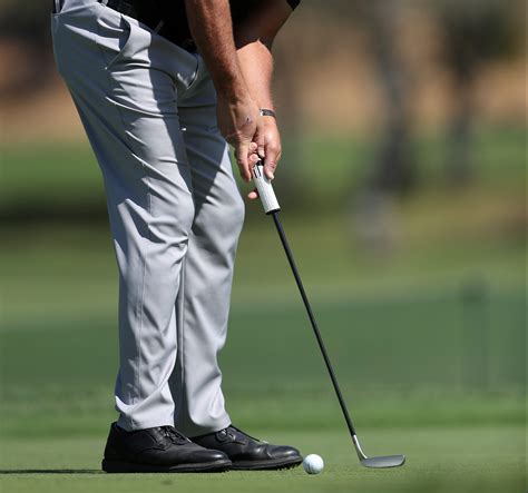 Phil Mickelson finding putting success with a longer arm-lock model - Golf Products Review