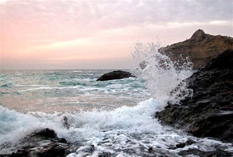 Underwater pendulums could calm waves and reduce coastal erosion | New ...