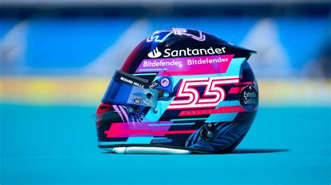 PHOTOS: Carlos Sainz's Ferrari helmet for 2023 Formula 1 Miami Grand Prix