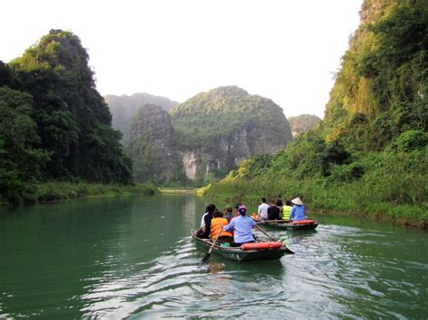 How to Choose a Boat Tour in Ninh Binh, Vietnam