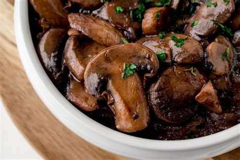 BEST Red Wine Mushroom Sauce Recipe (Perfect for Steak!)