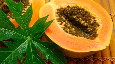 Papaya for digestion: 6 benefits and how to use | HealthShots