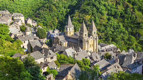 You have to visit the fairy-tale village of Conques! - Complete France