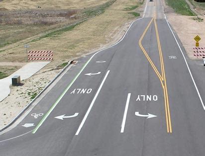 Dedicated Left- and Right-Turn Lanes at Intersections | FHWA