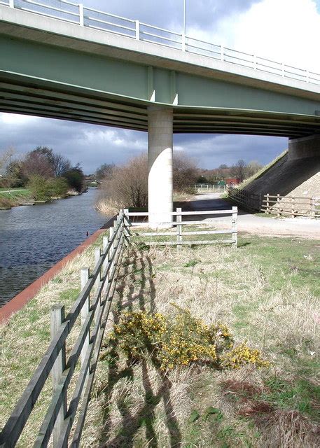 The Selby Canal, Brayton © Paul Glazzard cc-by-sa/2.0 :: Geograph Britain and Ireland