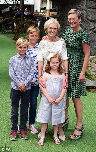 Mary Berry joins daughter and grandchildren at The BFG premiere in ...