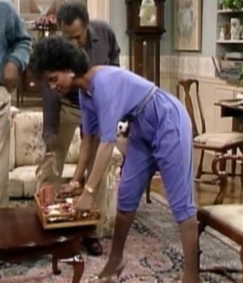 Clair Huxtable: Mom Style Icon Places 'The Cosby Show' In Fashion ...