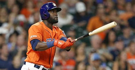 Astros' Yordan Álvarez remains limited to DH role