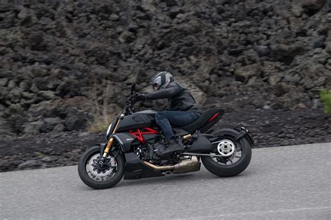 The All-New Ducati Diavel 1260 Is One Mean-Looking Cruiser - Asphalt ...