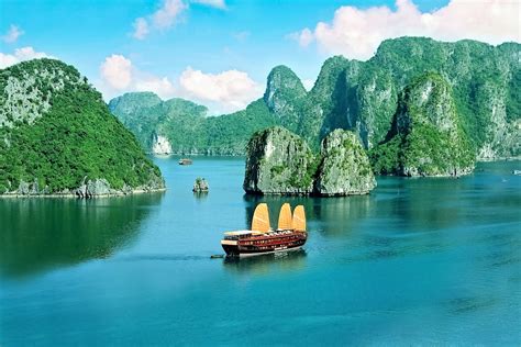 5-five-5: Ha Long Bay (Vietnam)