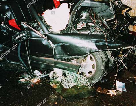 Wrecked Mercedes Photo Shown Jury Coroners: foto stock editoriale ...