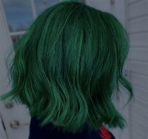 forest green hair 🌲 | Dark green hair, Short green hair, Green hair colors