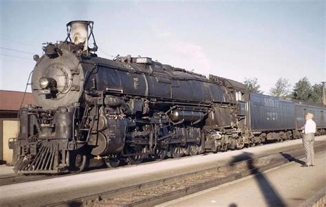 Pin by Douglas Joplin on Santa fe | Train tracks, Train, Back of america