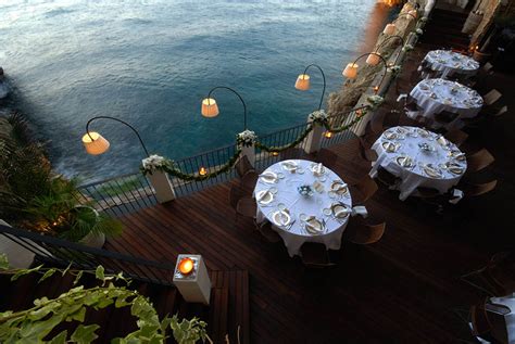 Restaurant Built Inside An Italian Cave Let’s You Dine With Breathtaking Views | Bored Panda