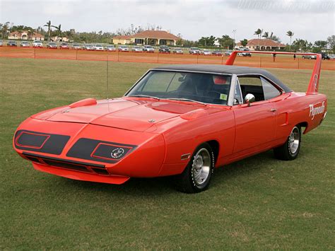 Plymouth Road Runner Superbird High Resolution Image (2 of 12)