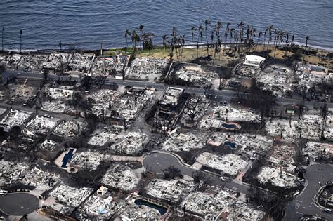 Maui Wildfires: Paradise In Hell as Flames Destroy Lahaina, Tourist ...