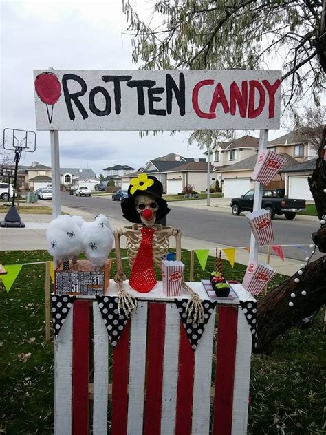 Creepy Carnival Decorations - kandieleeds