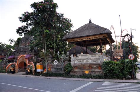 Ubud Royal Palace Bali (Puri Saren Agung) : History, Location, Timings