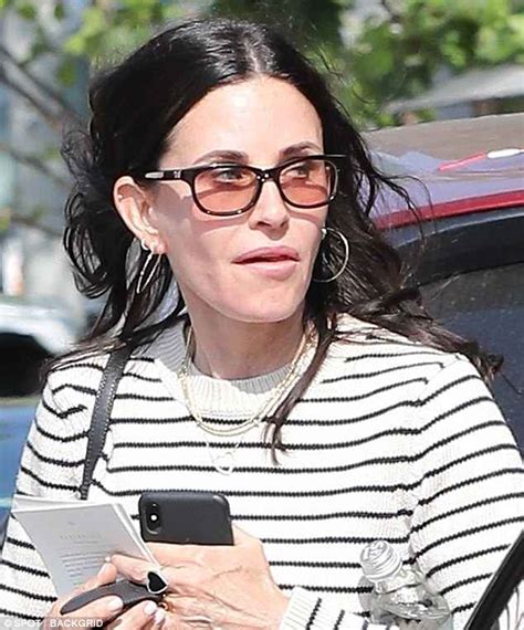 Courteney Cox lets her natural beauty shine in LA | Daily Mail Online