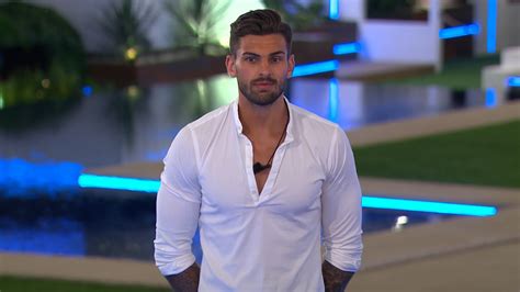 All the best reactions to last night's Love Island - heat