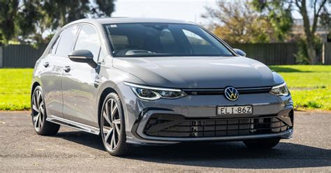 2022 Volkswagen Golf 110TSI R-Line review | CarExpert